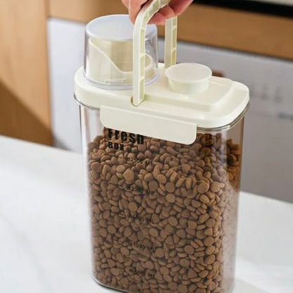 Boite à croquettes pour chat